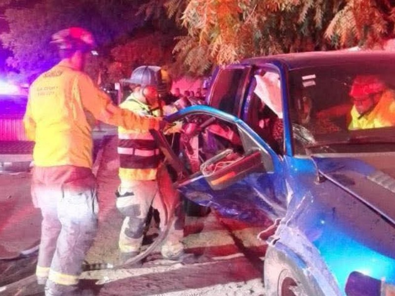 Tres personas resultaron lesionadas en choque vehicular en La Paz