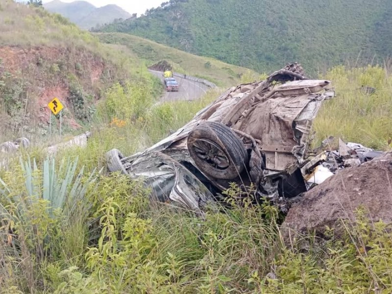 Tres personas sin vida el saldo de accidente en Maltrata