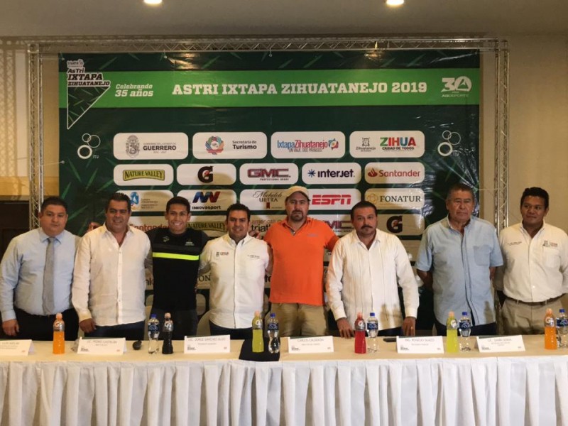 Triatlón Ixtapa-Zihuatanejo, el más longevo de México