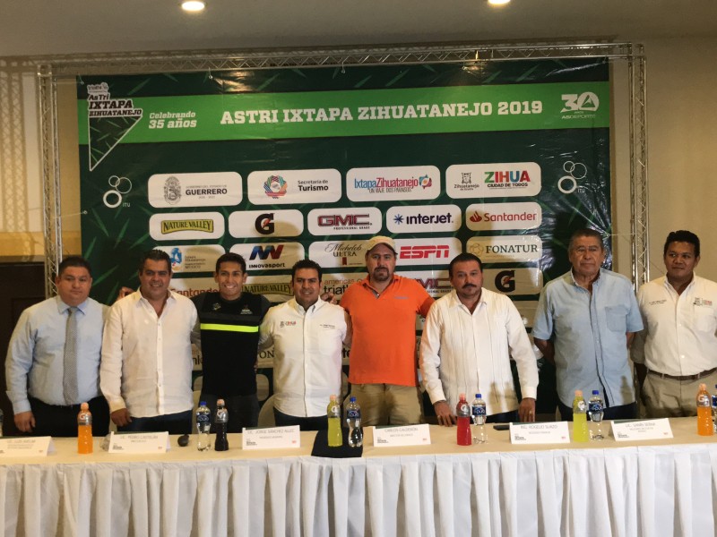 Triatlón Ixtapa-Zihuatanejo, el más longevo del país