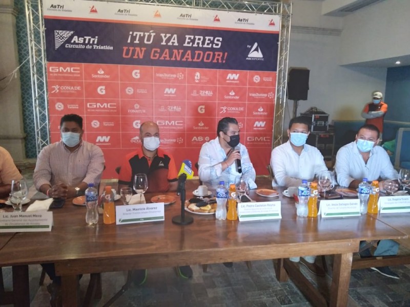 Triatlón Ixtapa-Zihuatanejo sigue en pie; vigilan comportamiento de tormenta “Enrique”