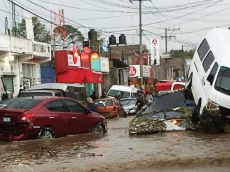 Tromba en Chimalhuacan deja dos muertos