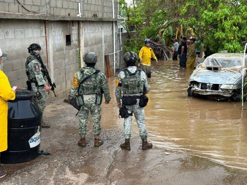 Tromba en Todos Santos dejó daños materiales y activó rescates de emergencia