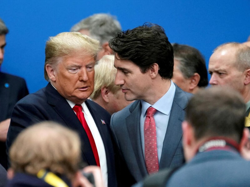 Trudeau y Trump discuten guerra comercial en llamada tensa