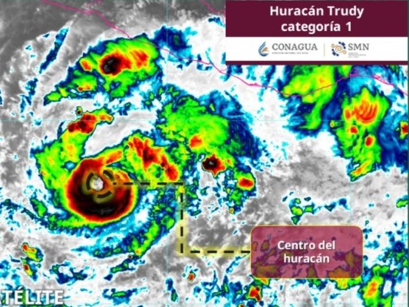 Trudy se intensificó a huracán y se acerca a costas colimenses