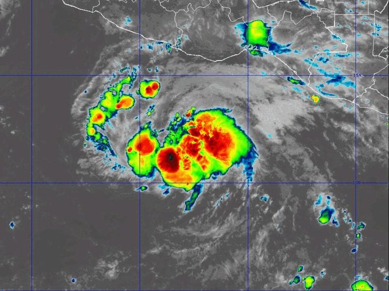 Trudy sigue acercándose a Guerrero; podría evolucionar a huracán
