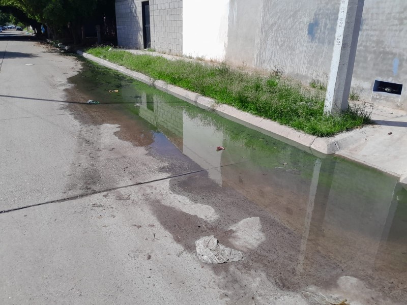 Truenan contra Japama por aguas negras en las Mañanitas