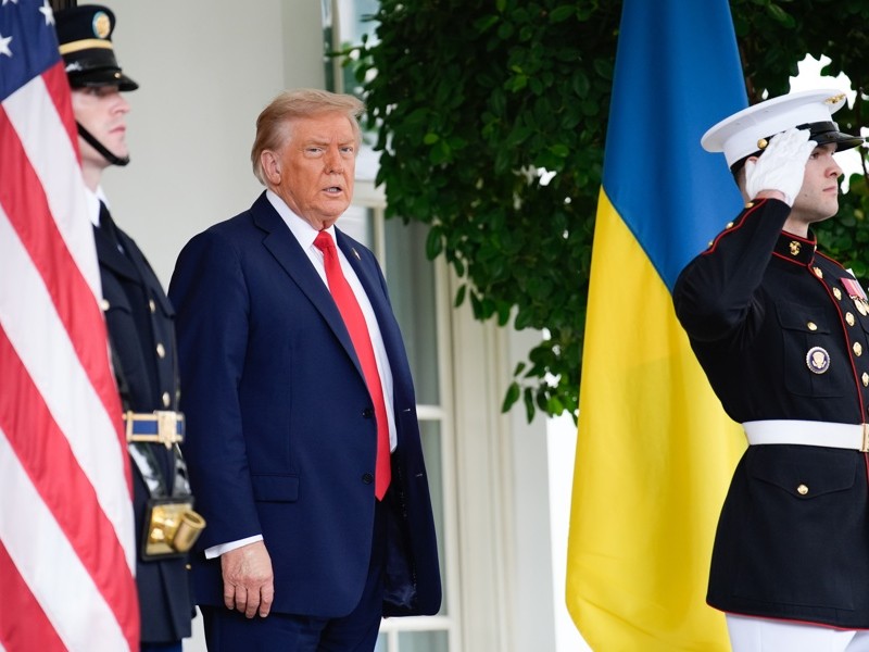 Trump anuncia posible llamada a Putin tras reunión con Zelenski