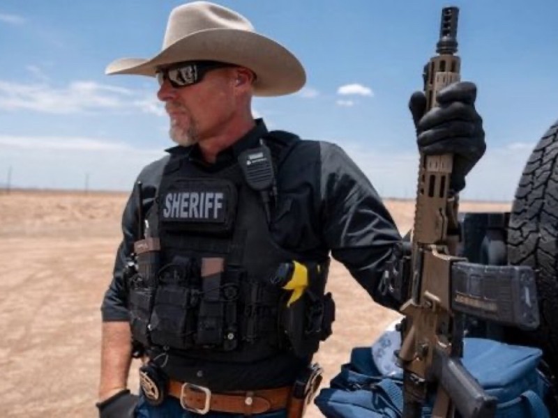 Trump anuncia su respaldo a ex sheriff de Arizona