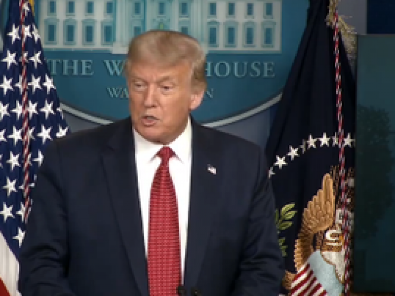 Trump deja abruptamente conferencia en la Casa Blanca