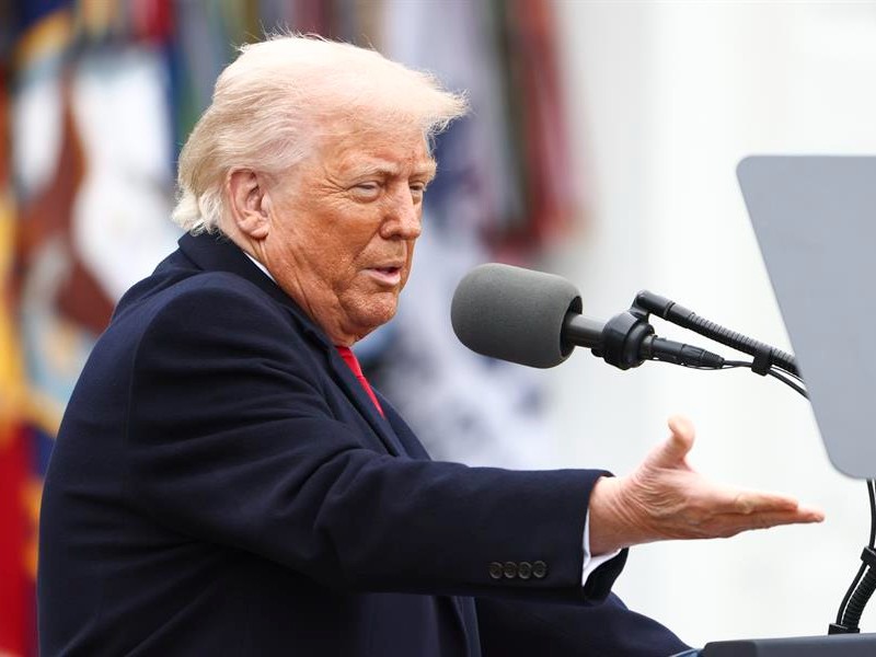 Trump extiende prórroga y evita aranceles a México y Canadá