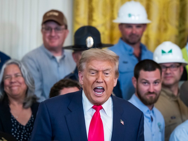 Trump no descarta bombardeo si Irán avanza su plan nuclear