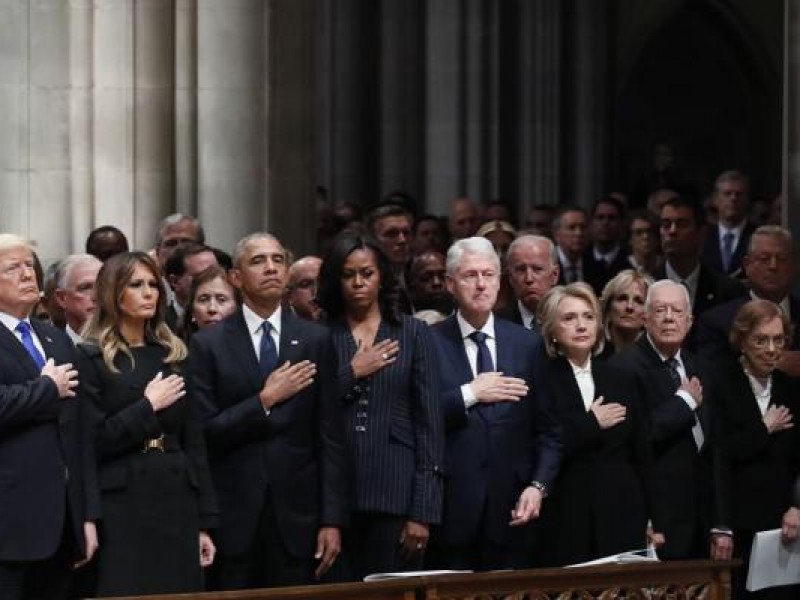 Trump, Obama, Clinton y Carter honran a Bush