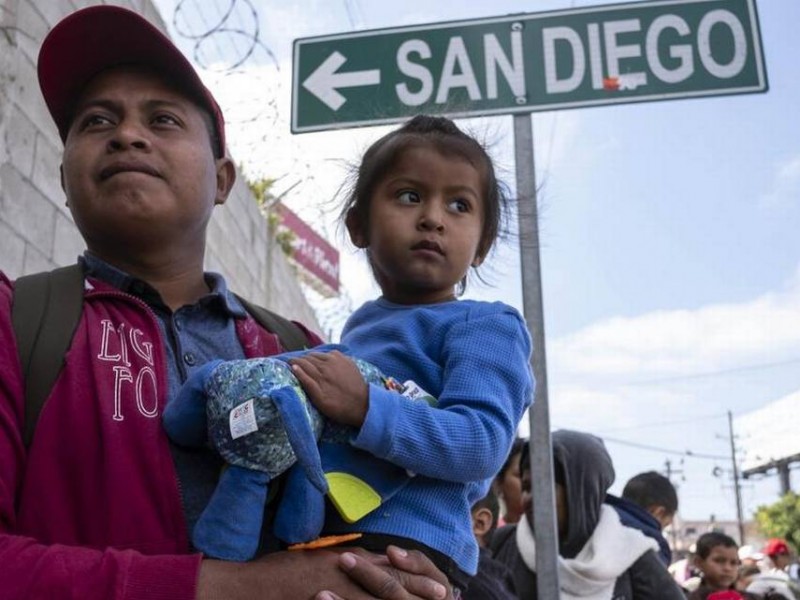 Trump planea albergar a niños inmigrantes en carpas