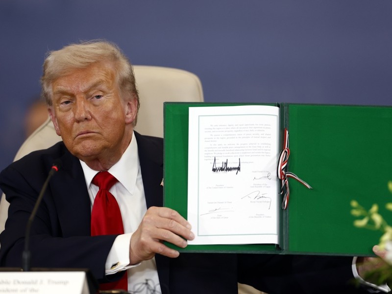 Trump y líderes mundiales firman acuerdo de paz entre Israel y Hamás