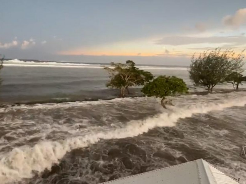 Tsunami en Tonga deja sin comunicación a sus habitantes