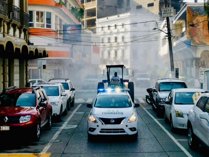 Turbina sanitizante recorre colonias en Tuxpan