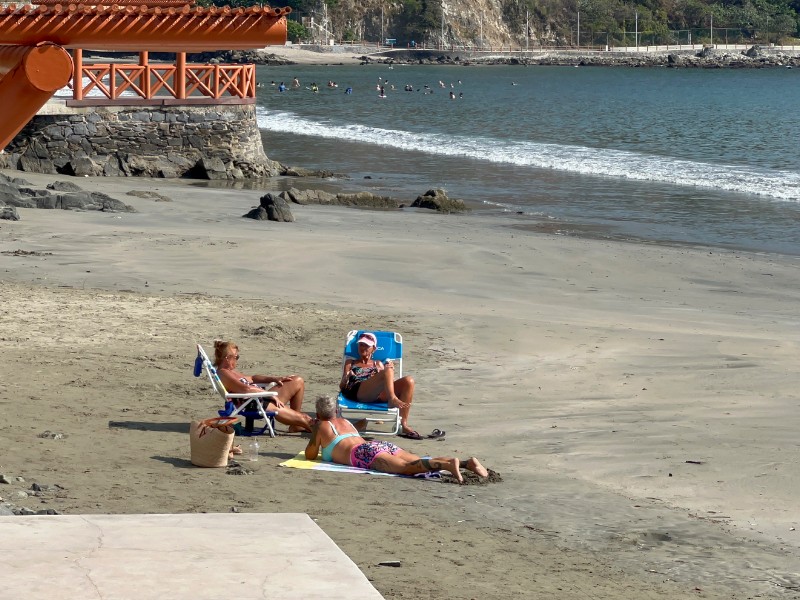 Turismo extranjero que llega a Ixtapa-Zihuatanejo está consumiendo menos