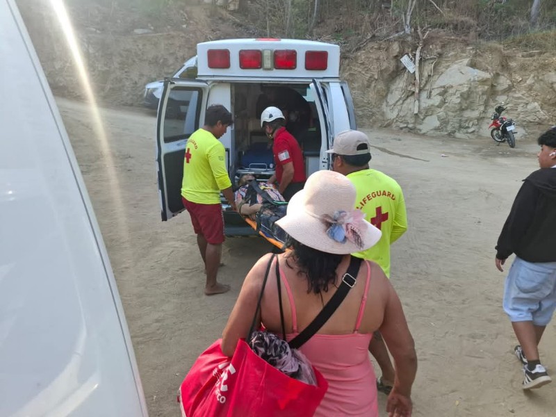 Turista es rescatado de ahogarse en bahía Maguey, Huatulco