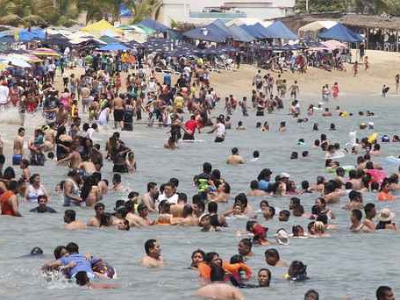Turistas abarrotaron Acapulco pese a Covid