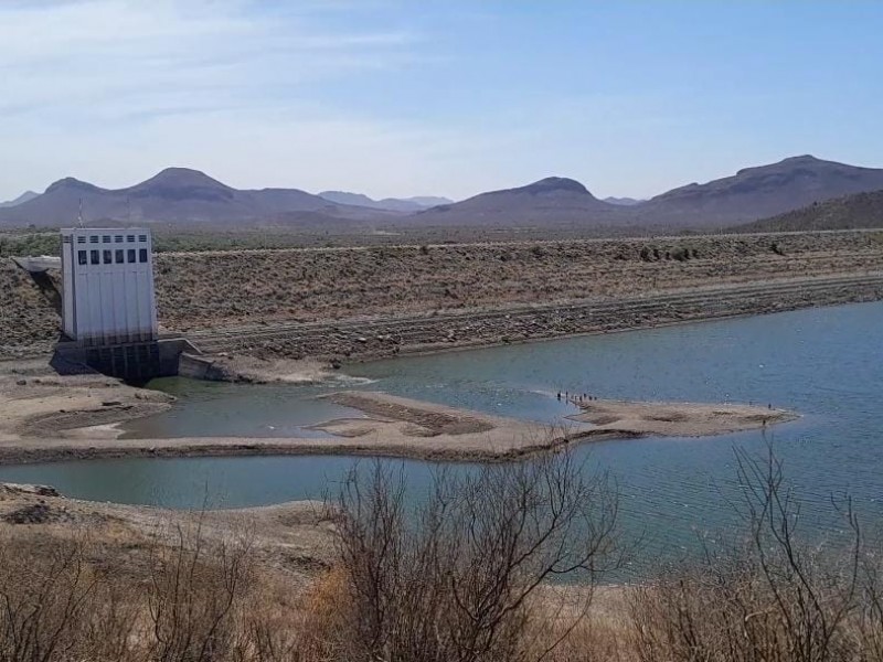 Turistas decepcionados de la Presa Oviachic por bajos niveles