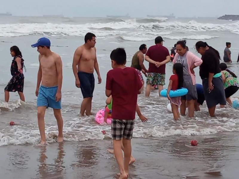 Turistas eligen Tuxpan para vacacionar