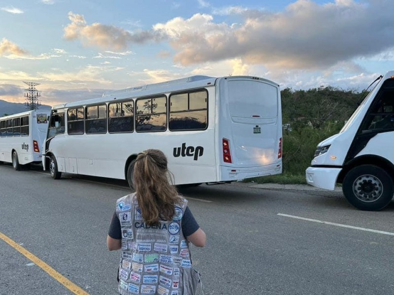 Turistas en Acapulco han sido evacuados en 215 autobuses