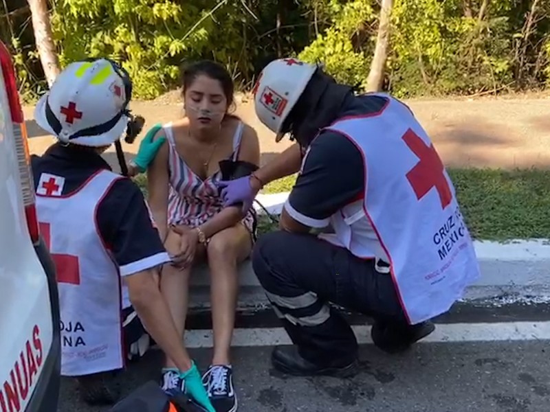 Turistas implicados en choque vehicular en Ixtapa