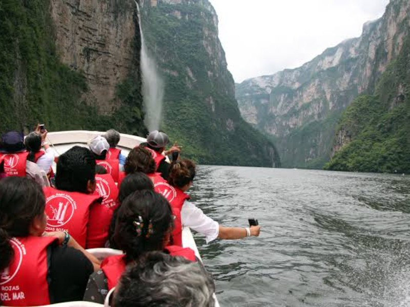 Turistas nacionales e internacionales arriba a Chiapas para el verano