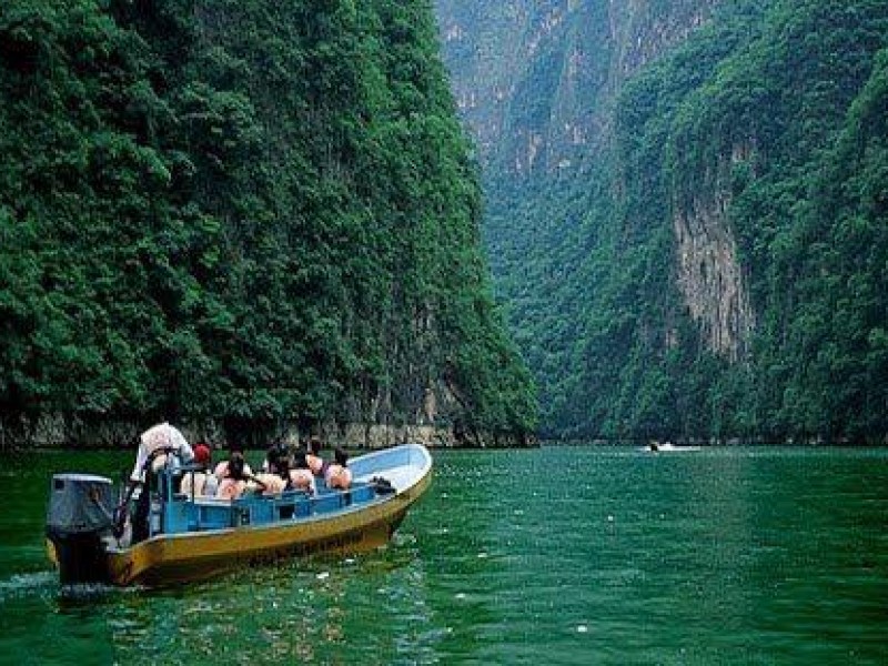 Turistas nacionales visitan Cañón del Sumidero