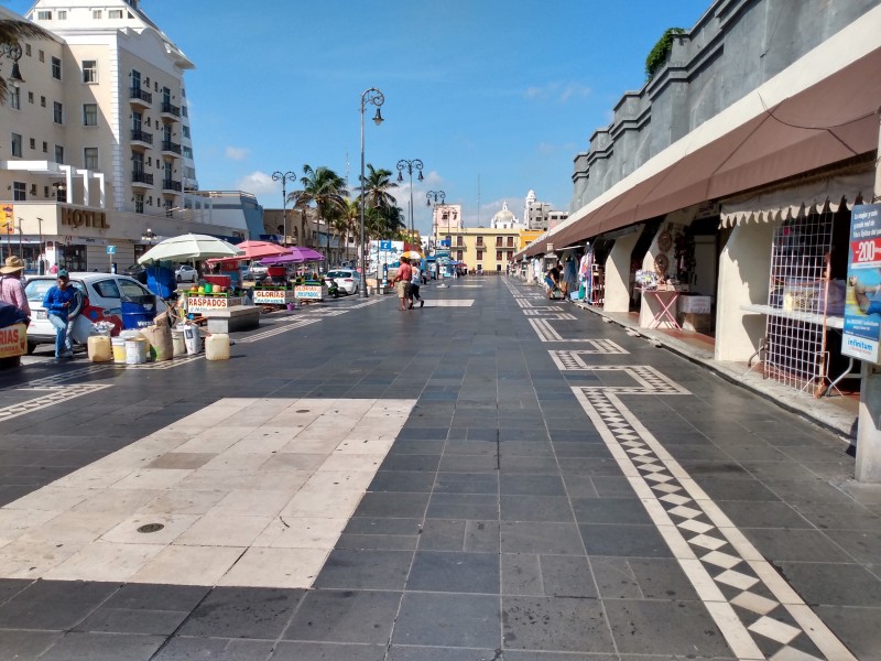 Turistas se quejan del malecón de Veracruz