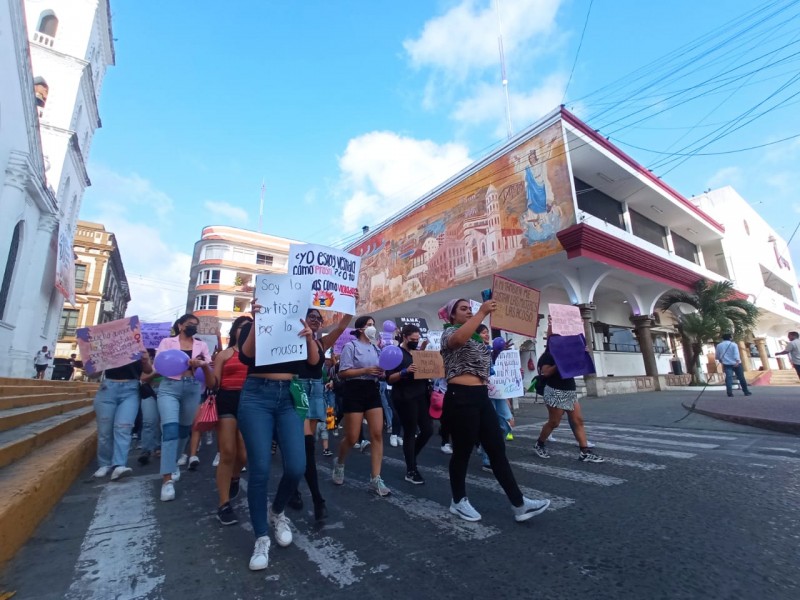 Tuxpan conmemora con marcha el Día de la Mujer
