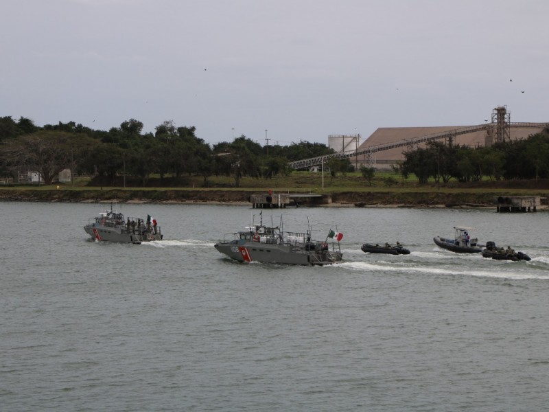 Tuxpan recibe a estudiantes de la Superior de Guerra SEDENA