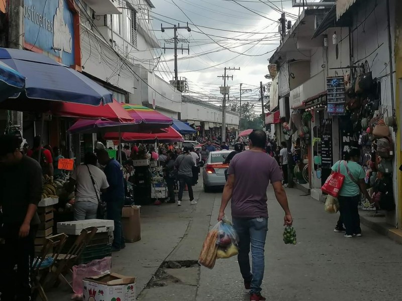 Tuxpeños hacen compras de año nuevo