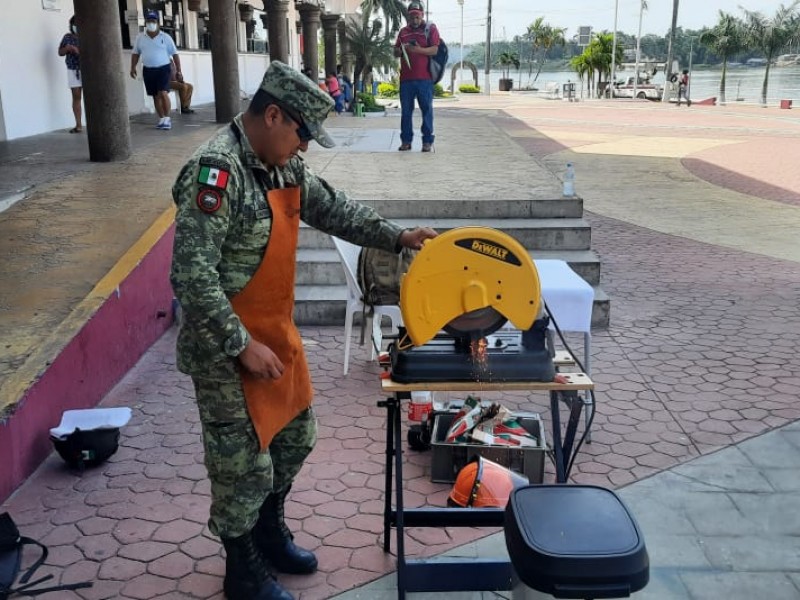 Tuxpeños participan en campaña de Canje de Armas