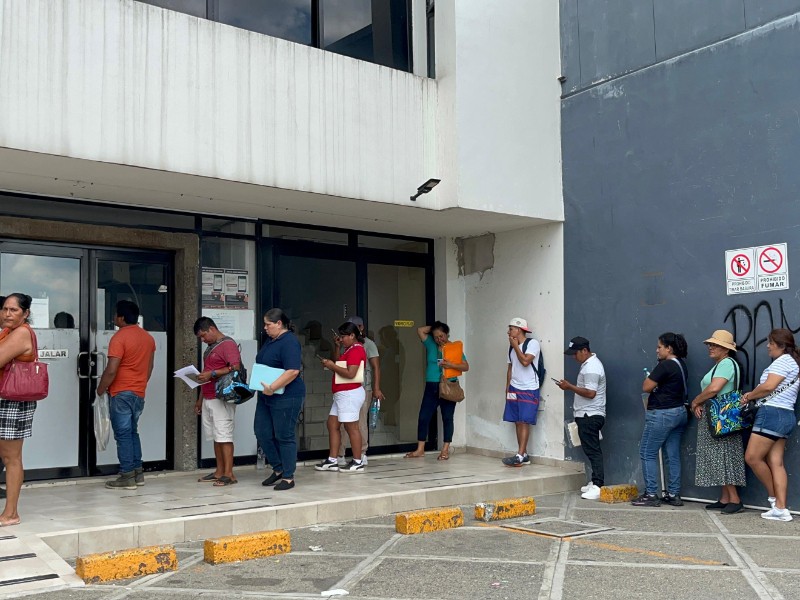Tuxpeños piden agilizar trámite de reemplacamiento de motocicletas