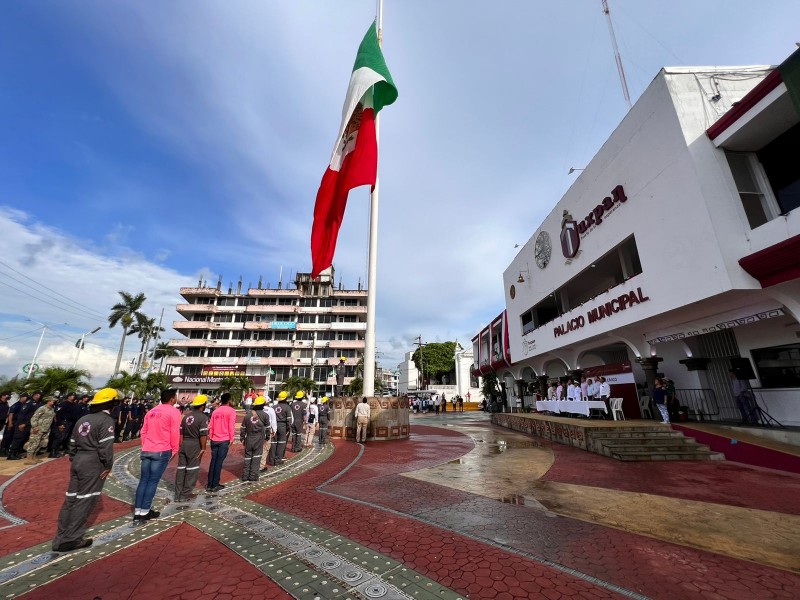 Tuxpeños rinden homenaje a víctimas de sismos