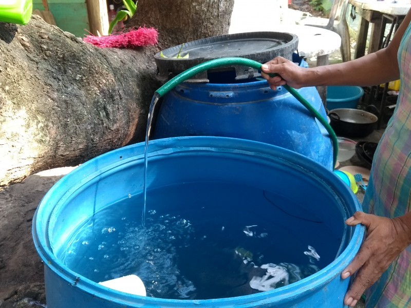 Tuxpeños se preparan ante suspensión del servicio de agua potable