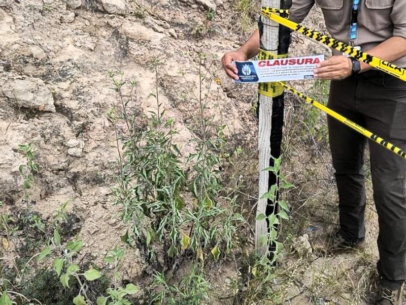 Clausuran dos bancos de material pétreo en León y Purísima por incumplimiento