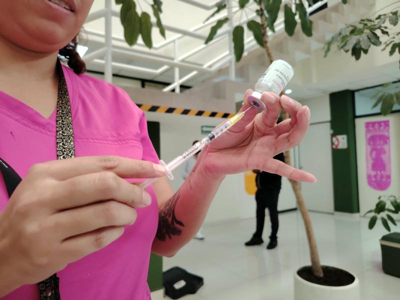 UAEMéx inicia jornada de vacunación contra influenza, COVID-19 y neumococo
