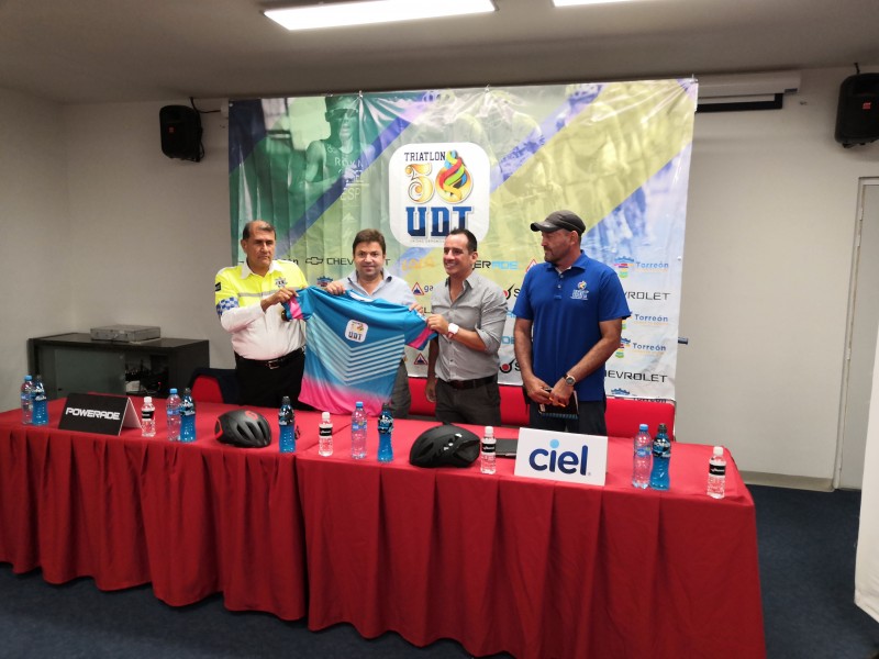 UDT celebra 50 aniversario con Triatlón