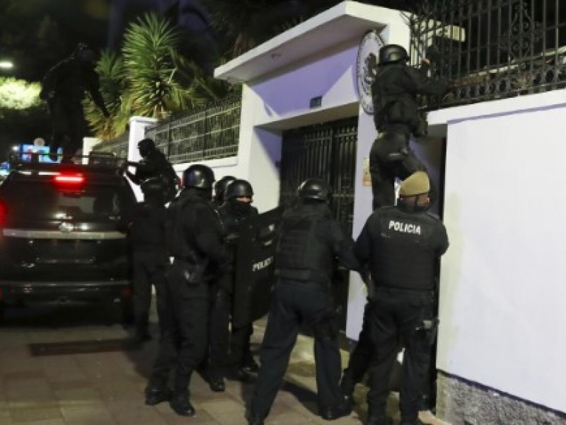 UE condena asalto a la embajada mexicana en Ecuador