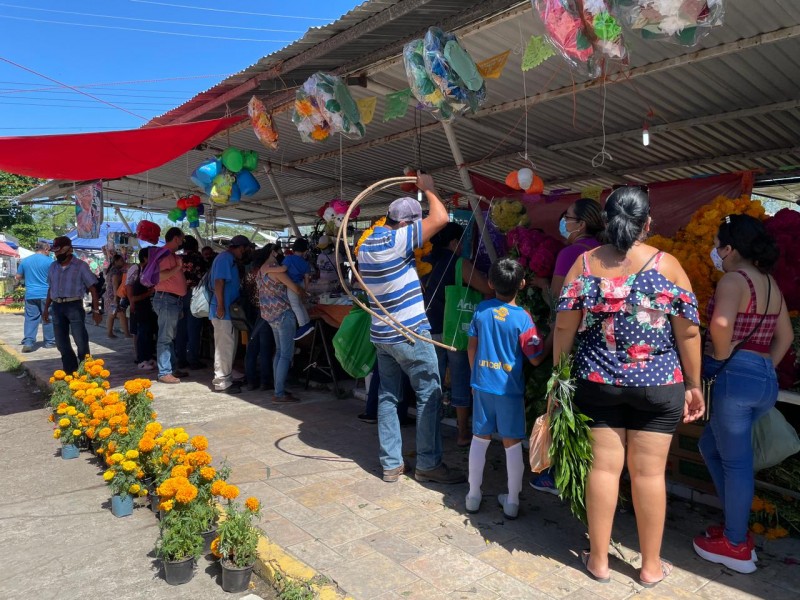 Último día de Tianguis de Todos Santos