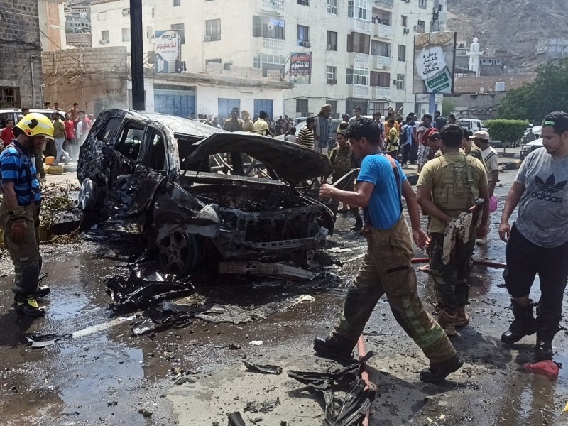 Un coche bomba mata a seis personas en Adén