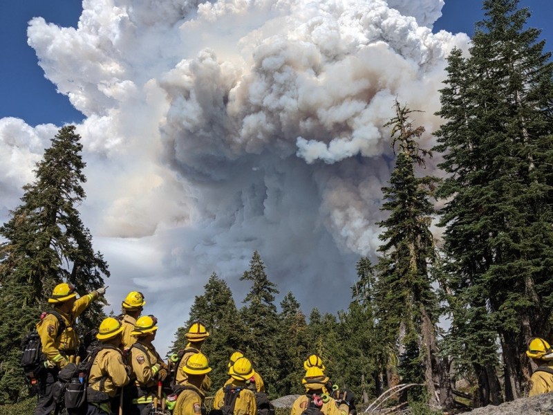 Incendio arrasó con un pueblo del norte de California