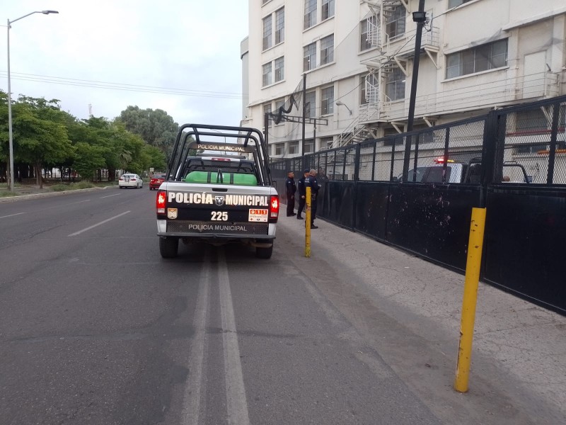 Un hombre murió al arrojarse de edificio