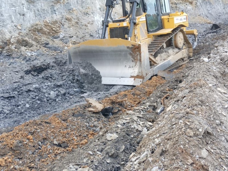 Un mes de derrumbe de  Un mes de derrumbe de