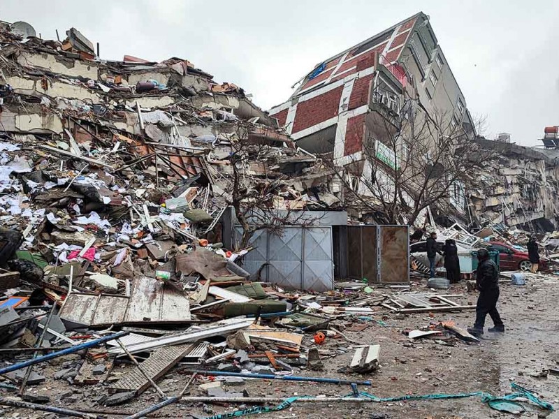 Un muerto deja nuevo sismo magnitud 5.2 en Turquía