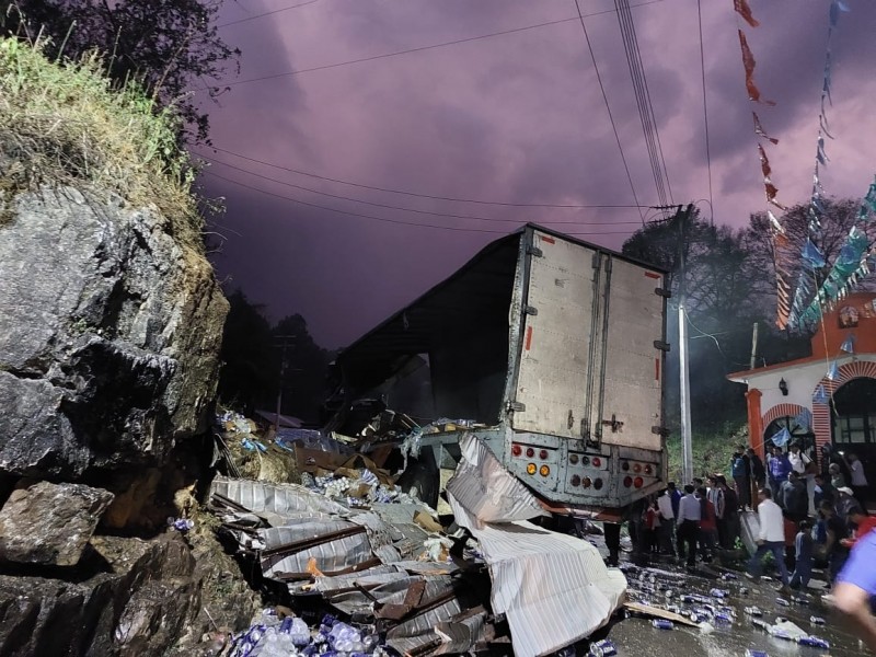 Un muerto y 25 heridos deja accidente en Oxchuc