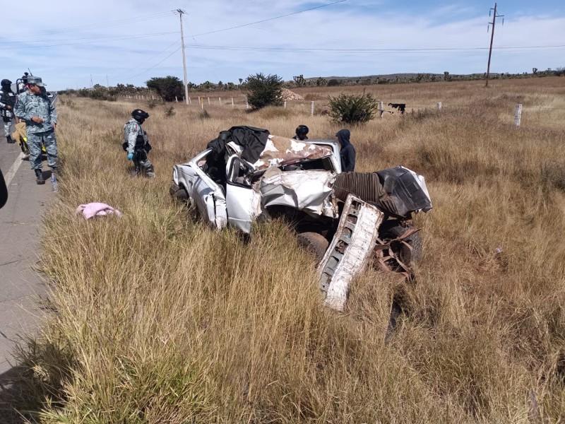 Un muerto y dos heridos tras accidente en Cañitas de Felipe Pescador